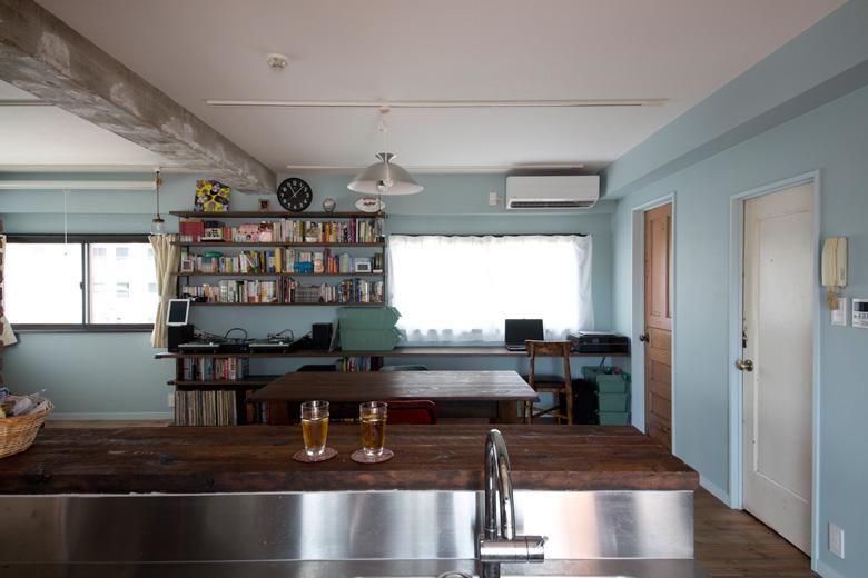 キッチンのカウンター部。下は収納スペースになっています