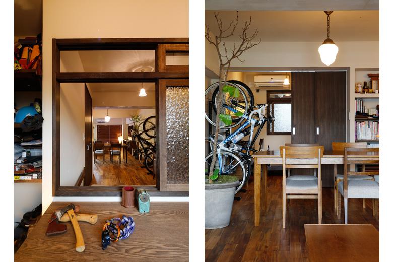 （写真左）玄関脇の土間スペースから、内窓越しにLDKを見たところ