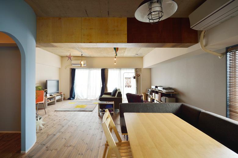 床はパイン無垢材を使用