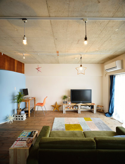 天井が高く気持ちの良いリビング