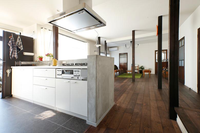 キッチンが広々LDKを見渡せる特等席に