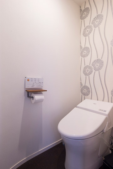 トイレにも床暖房が入っている