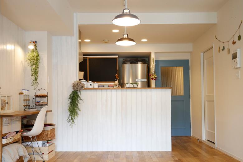 閉鎖的だったキッチンが明るく開放的に