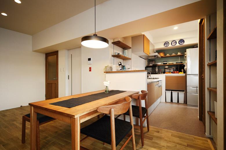 お子さんたちの成長に伴い、今までお住まいの部屋が手狭になってきたと感じ、住み替えを希望していました。物件探しから対応しているワンストップサービスの相談にいきましたが、同じマンションで広い部屋が空いたため、そちらを購入。住み慣れたマンションで希望の広さの住まいを手に入れることができました。