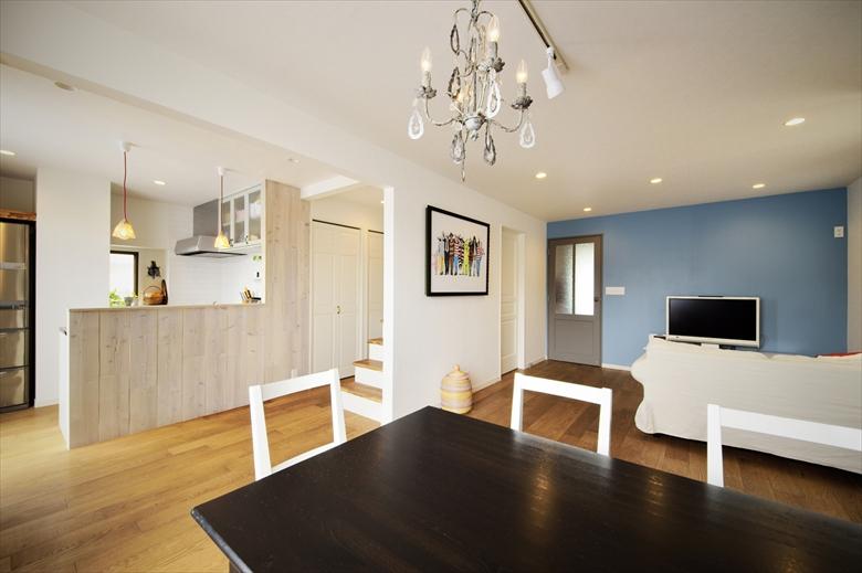 もともとのＬＤＫに、隣の洋室を合わせてさらに広々としたＬＤＫに。