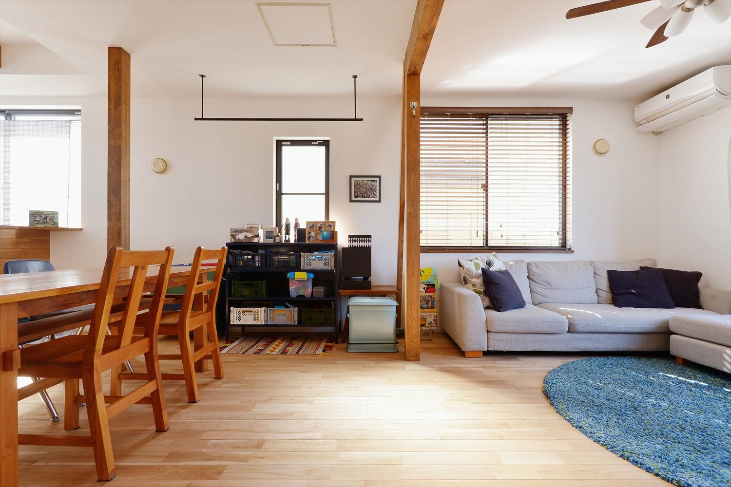 遊びざかりのお子様たちがのびのびできて、アウトドア用品などの置き場所が作れる戸建てへの住み替えを希望していました。子どもたちのためにもあまり環境を変えたくないという思いがあり、近隣で物件を探されています。ちょうど、比較的築浅で建物もしっかりとした物件と出会い、リノベーション前提で購入しました。