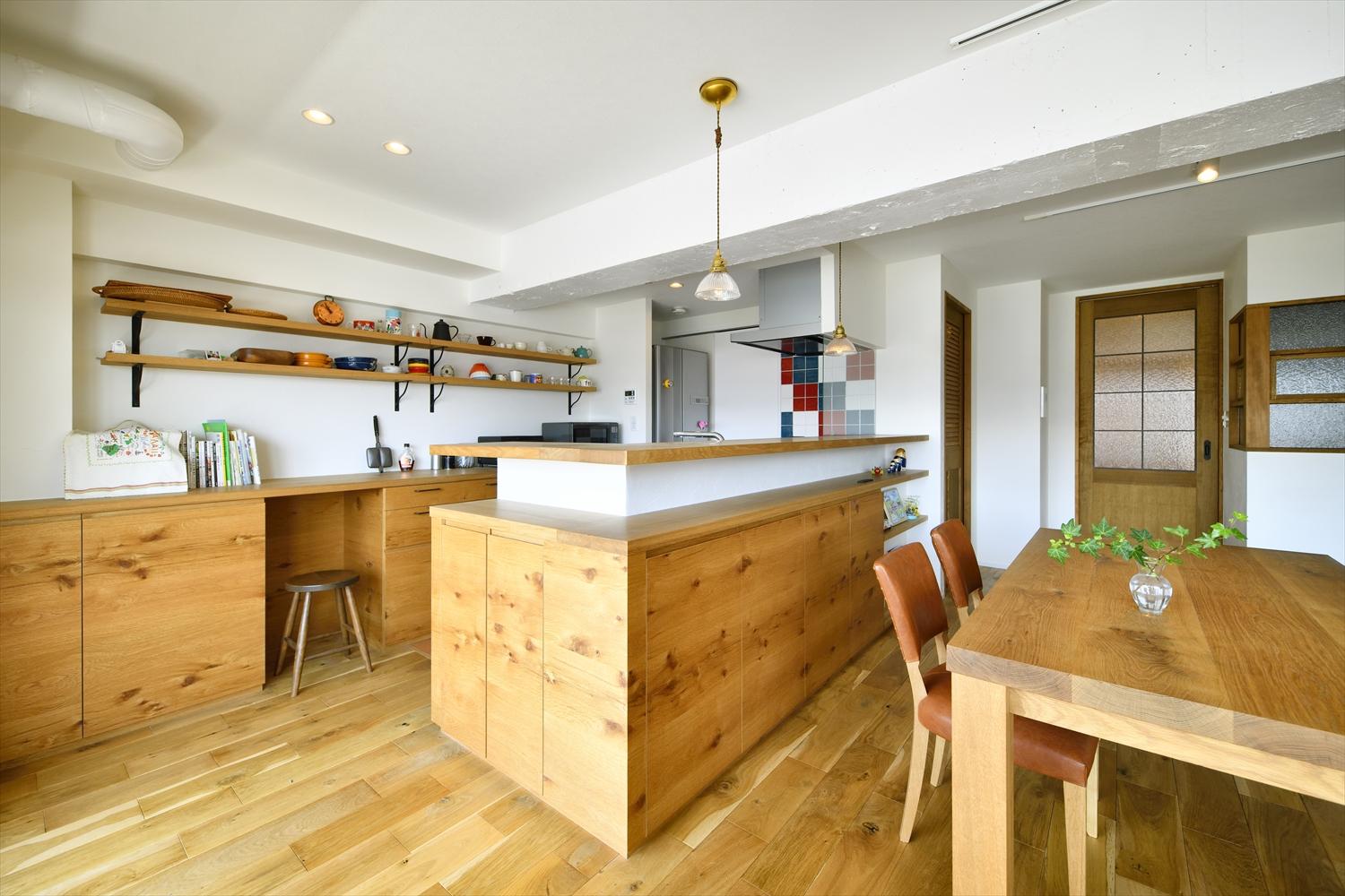 実は奥様は大の虫嫌い。虫が入ってきにくい4階以上のマンションをご希望でした。また、ご実家にアクセスしやすいエリアを重視されました。ワンストップサービスを利用して内覧した5軒のうち、窓から望むノスタルジックな景色が気に入った物件を購入されています。前オーナー様から「ぜひIさんに」というご縁もありました