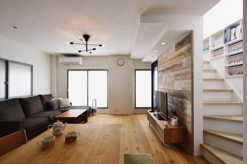 23年前に建てられた建物なので、屋根を含めて断熱材を入れ替えた。さらに窓にはインナーサッシを取り付け、床暖房も新設。夏も冬も快適な温熱環境を保てるように。