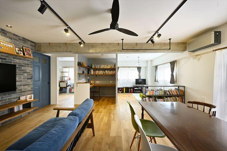 スタディースペースの右側は、キッチンからも目が届くキッズスペース。将来は独立した子ども室になる予定