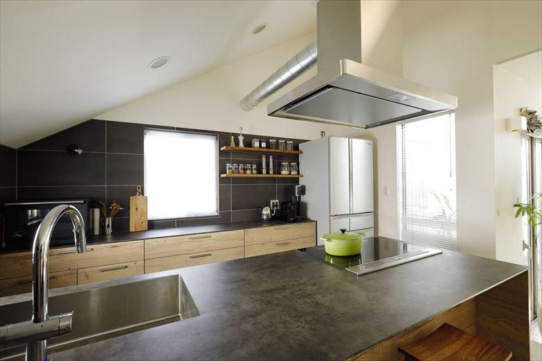 広い天板で調理がスムーズに行える