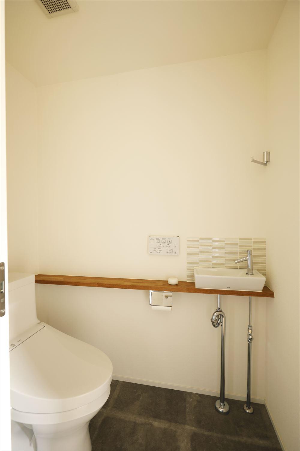 トイレもシンプルに。