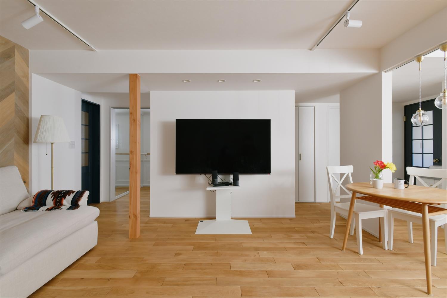 間取り変更が難しいツーバイフォー住宅だったため、事前にきちんと構造計算や補強を行い、暮らしやすい空間をつくった。