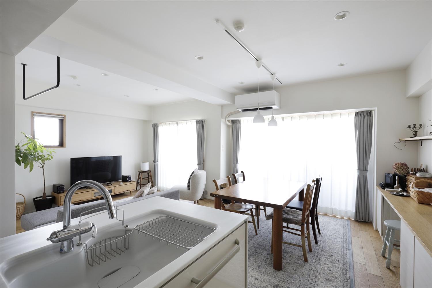 和室をリビングに取り込んだことで、窓2つ分の光が取り込めるようになりLDKは以前よりも明るい空間に。