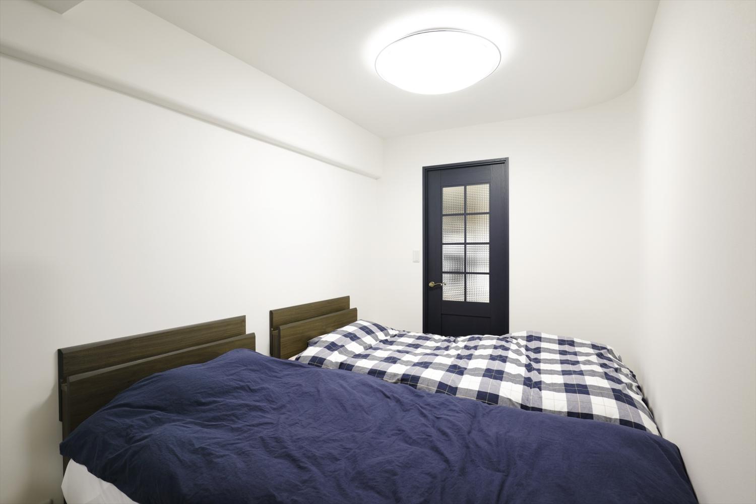 寝室にはリビング側・廊下側のどちらからもアクセス可能。
リビングからの採光と通風が確保できます。