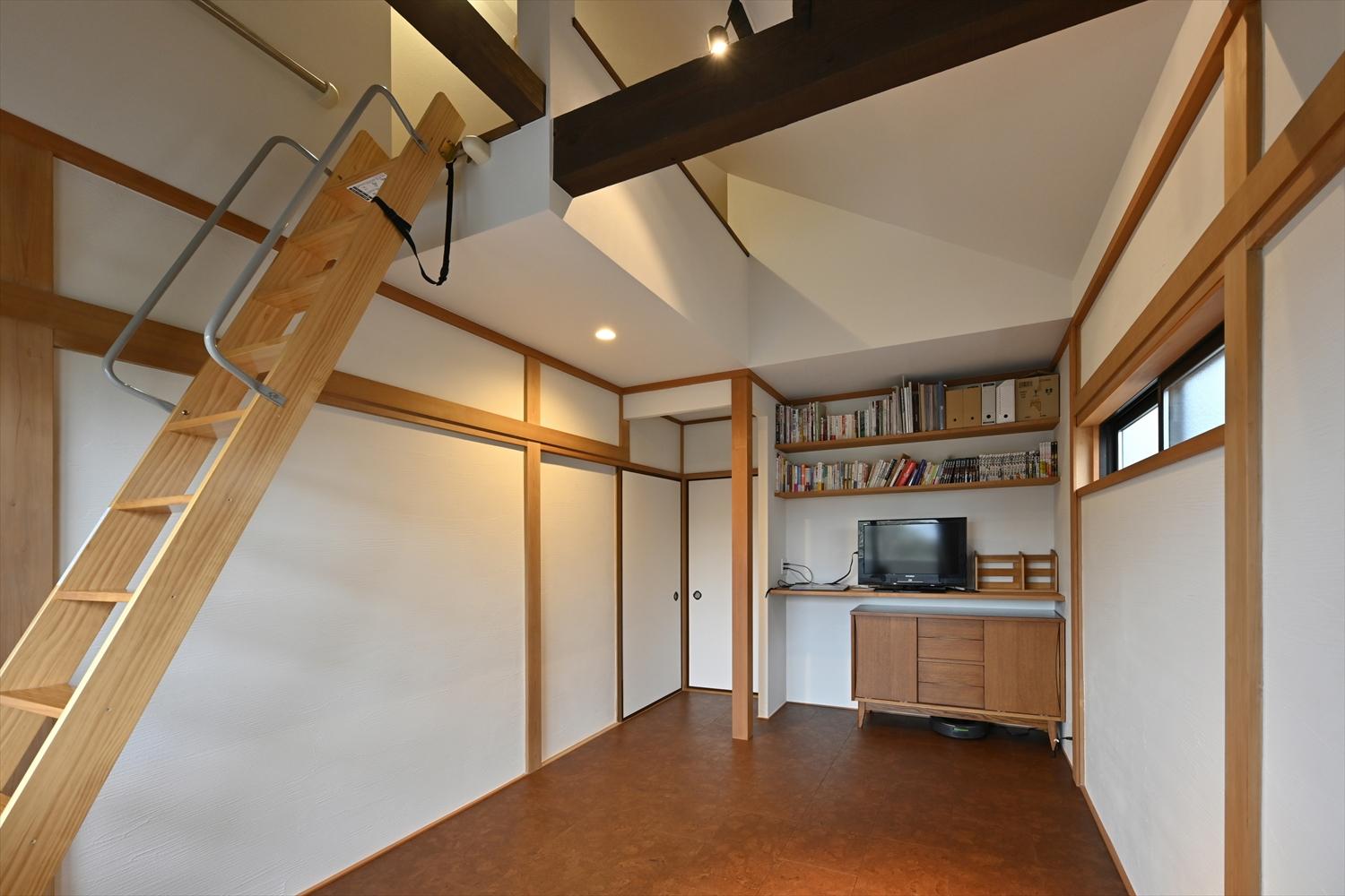 2階ロフトは直下の寝室と空気が循環するように。