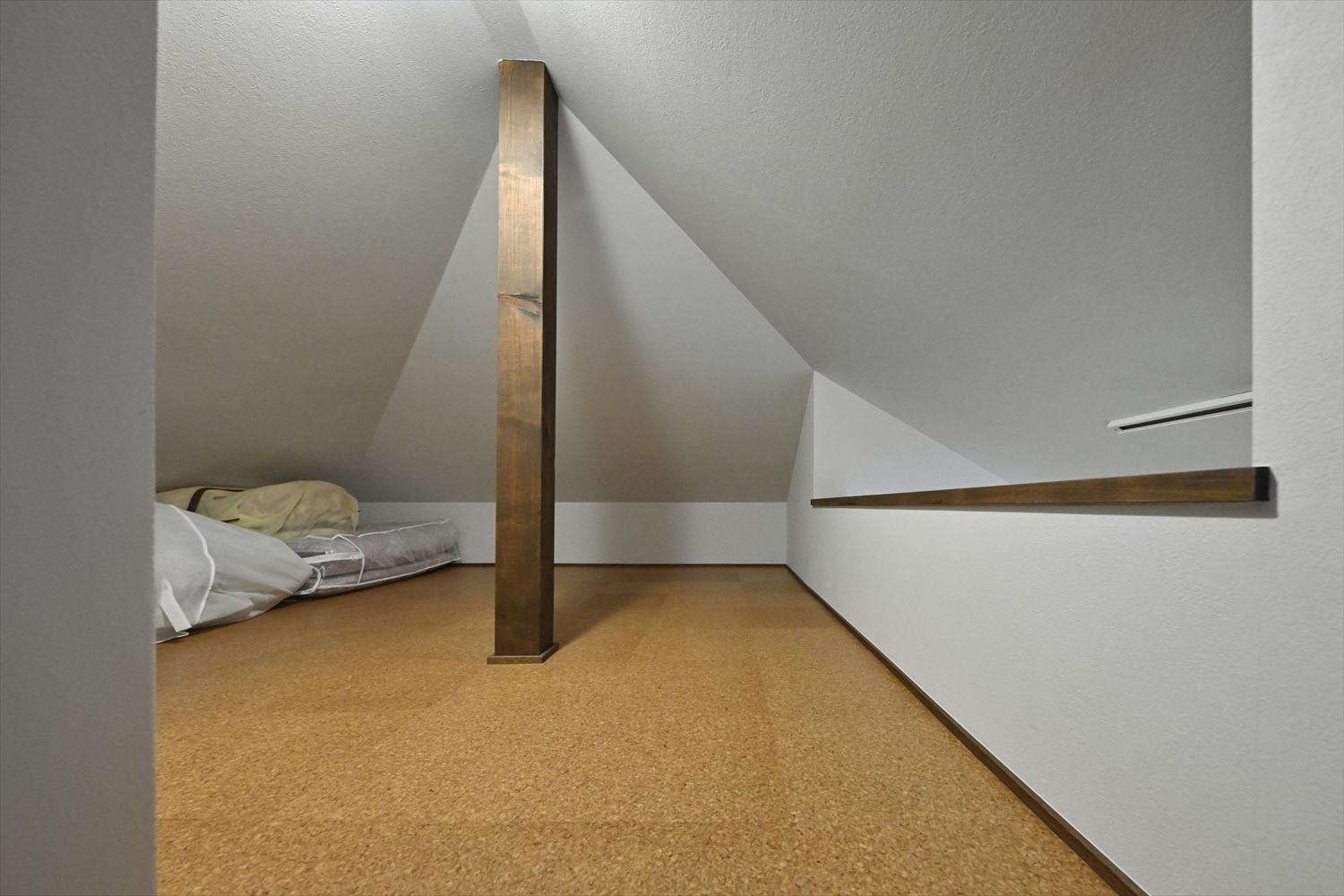 ロフトは、大きなものの収納場所としても活躍しそうです。