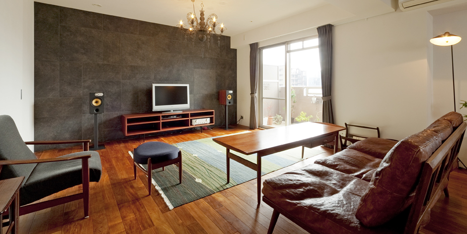 利便性の高いエリアで築８年の中古マンションをリノベーション。大学で建築を学んだほど、建物や内装にこだわりがあったTさん。隅々まで自分好みの空間に!