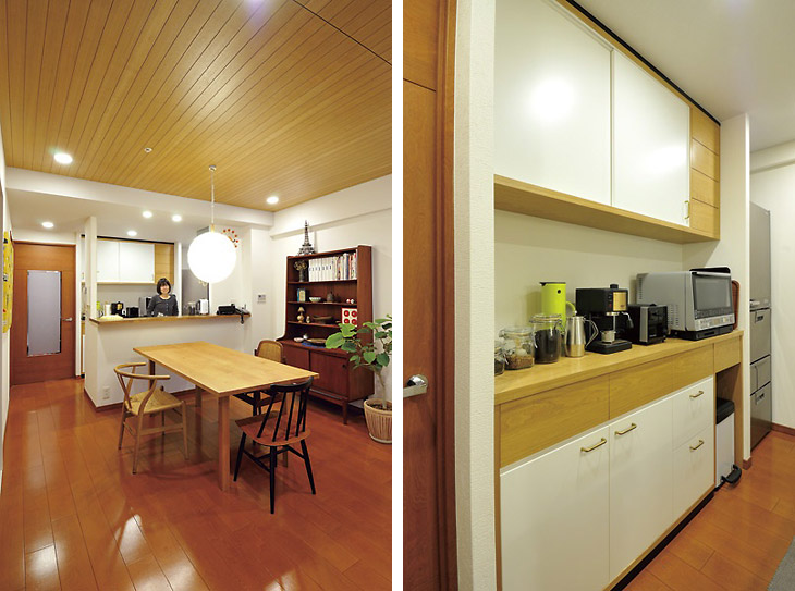 （写真左）LDの全てを見渡せるオープンキッチン。天井と床のタモ材がぬくもり感たっぷりの北欧的な空気感を放っています
（写真右）カップボードはお気に入りの家具からヒントを得て、テイストを指定してつくってもらいました