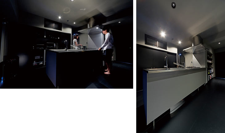 （写真左）引戸付きの壁面収納を造作し、小物や家電類もすべて隠せるようにしました
（写真右）シャープでクールな表情が特徴のトーヨーキッチンアンドリビング社のキッチン