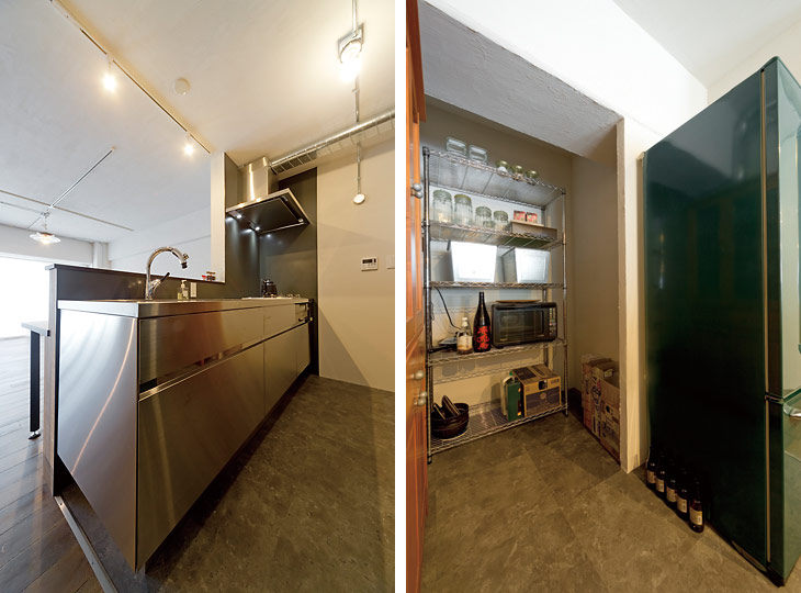 （写真左）ステンレス製の美しく清潔感のあるキッチン
（写真右）キッチン裏には便利で大容量のパントリーを造作