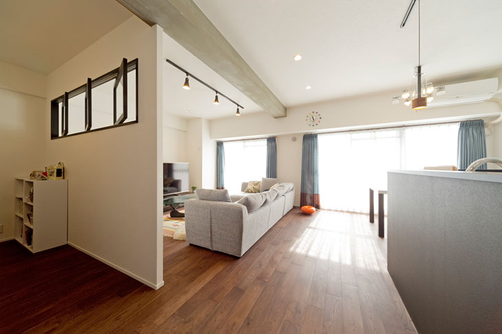 和室を取り払って生まれた、明るく広々とした18帖のLDK