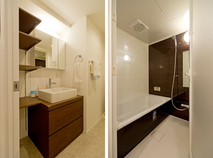 （写真左）シンク下とサイドの収納をダークブランでまとめた洗面所
（写真右）浴室にはシンプルかつ機能的なユニットバスを採用