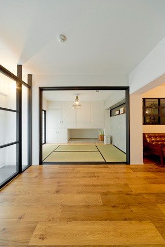 引き戸を収納すると和室と一体の空間になります