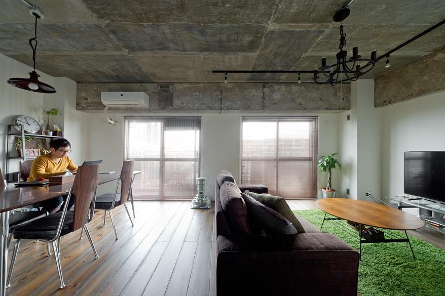 「憧れのガレージハウス」のリビングダイニング