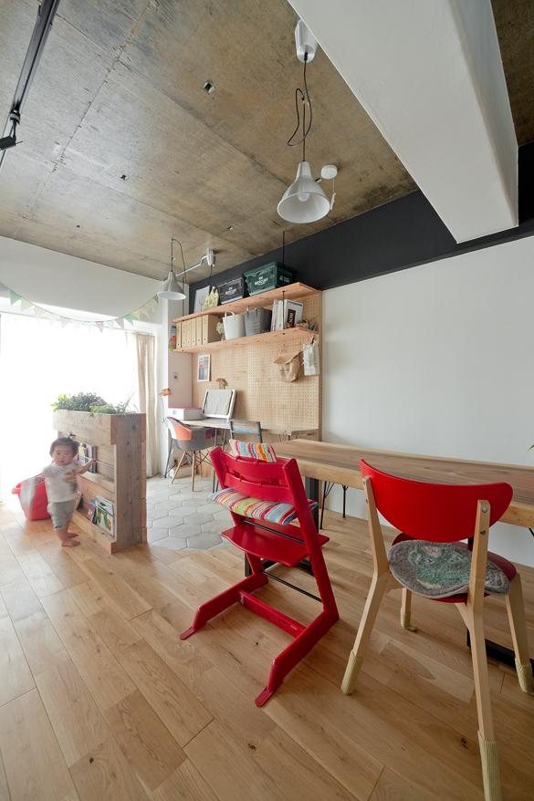 「裸足の心地よい床」の書斎