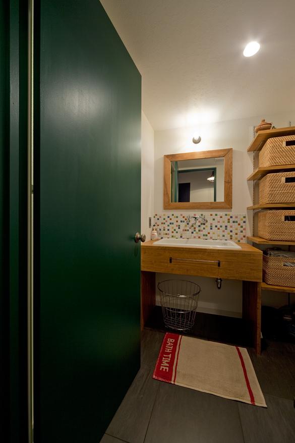 「裸足の心地よい床」のお風呂・洗面所・トイレ