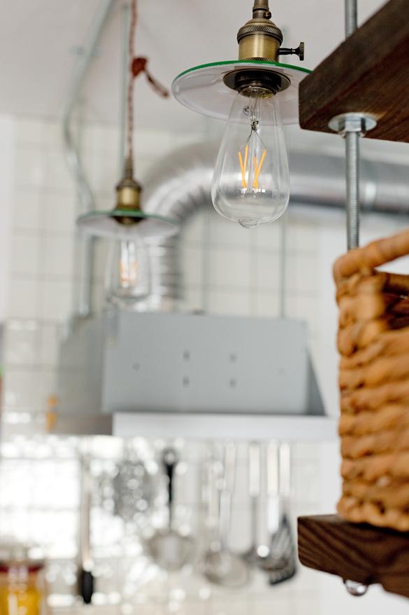 「光差し込むその先に」のキッチン