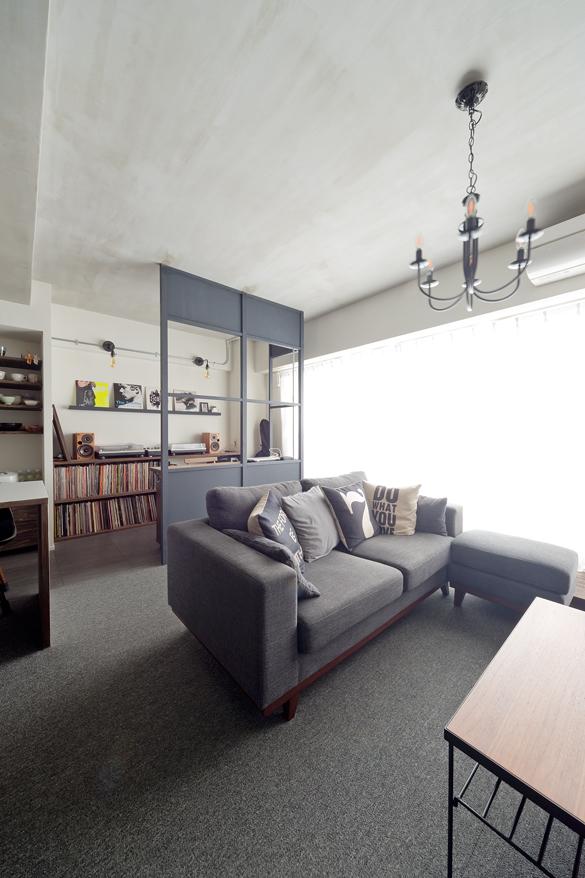 「塩系リノベーション」のリビングダイニング