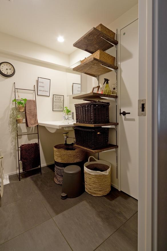 「塩系リノベーション」のお風呂・洗面所・トイレ