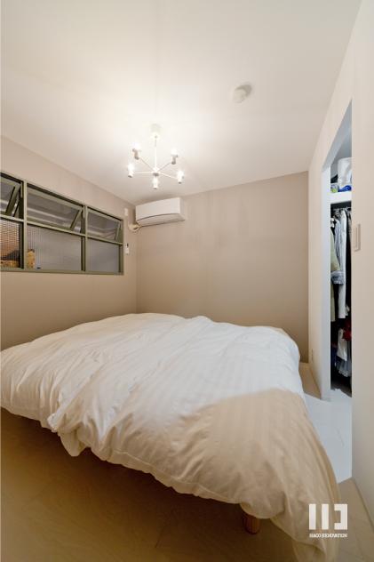 「表情の違う木目を楽しんで」の寝室