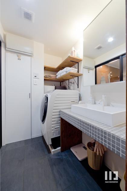 「表情の違う木目を楽しんで」のお風呂・洗面所・トイレ