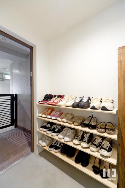 「レコード×ナチュラル×DIYな暮らし。」の玄関収納