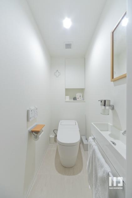 「やさしい色が心地良いスカンジナビアスタイル」のお風呂・洗面所・トイレ