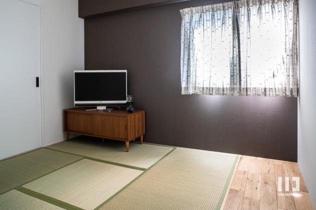 「ダークカラーとハードな素材×ナチュラルオーク」のその他