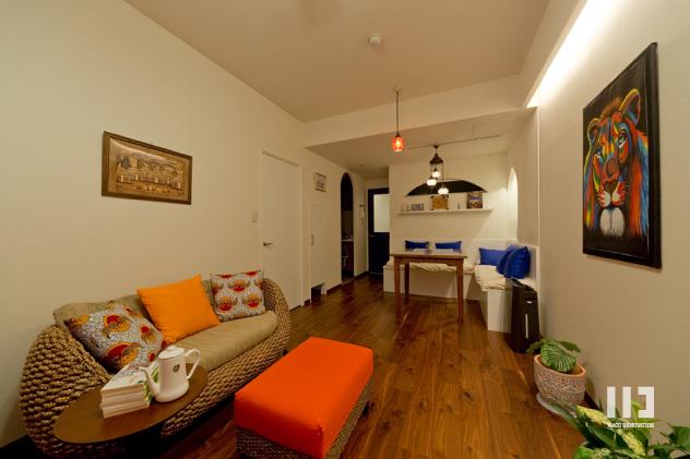 「世界を旅する家」のリビングダイニング