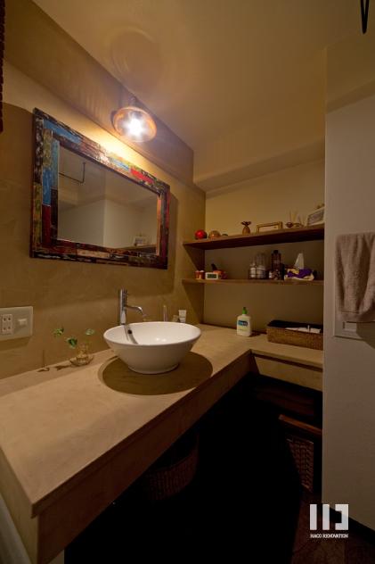 「世界を旅する家」のお風呂・洗面所・トイレ