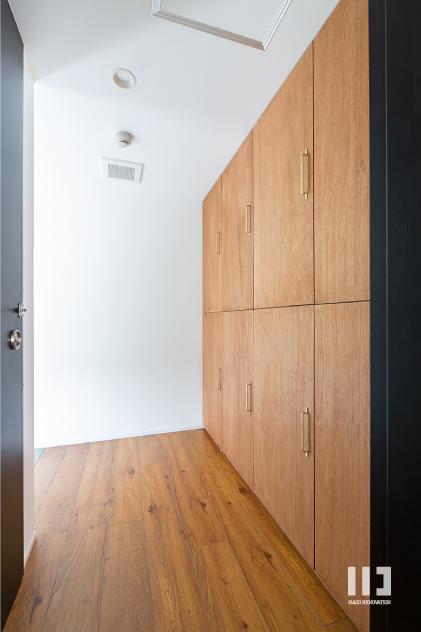 「家族が集まるヴィンテージハウス」の収納・クローゼット