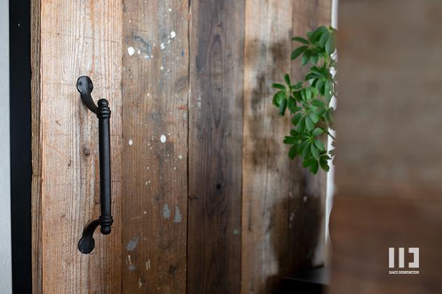 「海を望むリラックスヴィンテージ」の造作扉