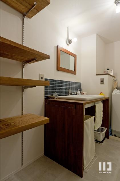 「こだわりの木材の似合う家」のお風呂・洗面所・トイレ