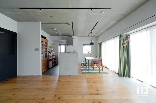 リビングダイニング