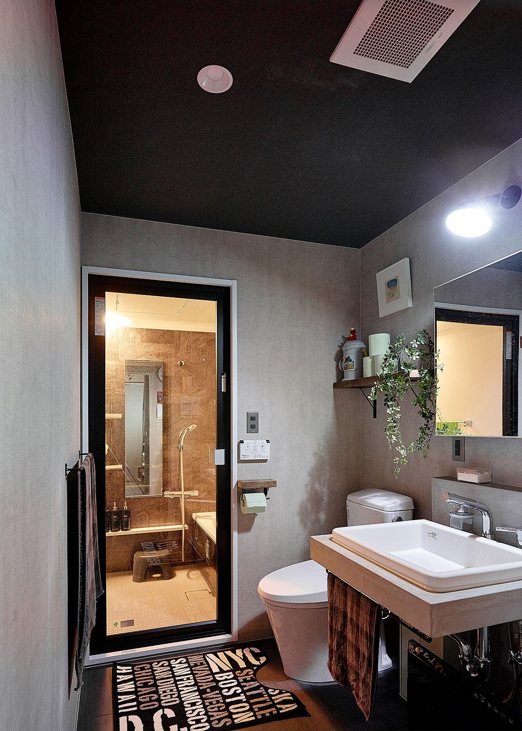 「古材仕立ての秘密基地」のお風呂・洗面所・トイレ