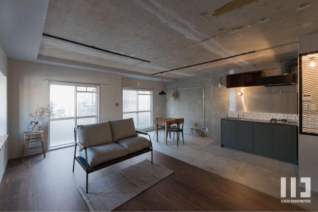 玄関から続く土間が印象的です。