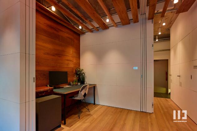 リビングと隣り合うワークスペース。