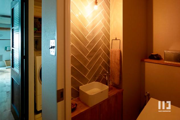 「愛猫2匹と自然素材との暮らし」のトイレ