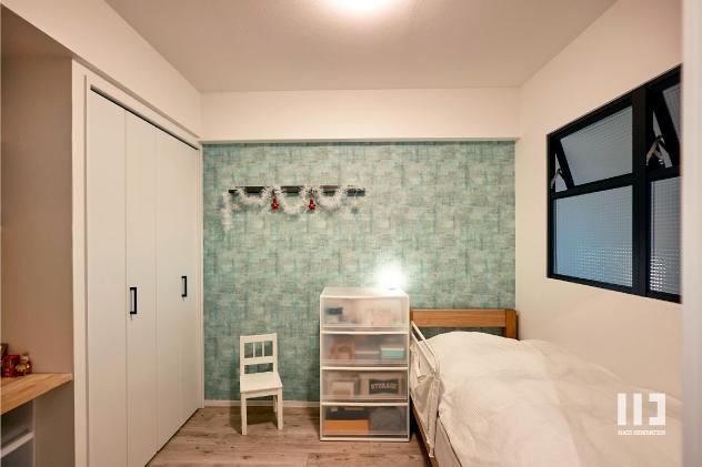 アクセントクロスが素敵な子ども部屋。