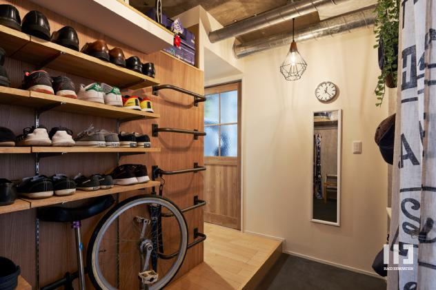 「ヒトのイドコロ・モノのイドコロ」の玄関・土間